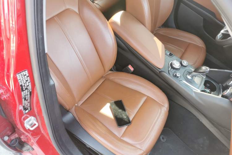 Used Alfa Romeo Giulia 2017 2.0T 200HP Elite Edition
