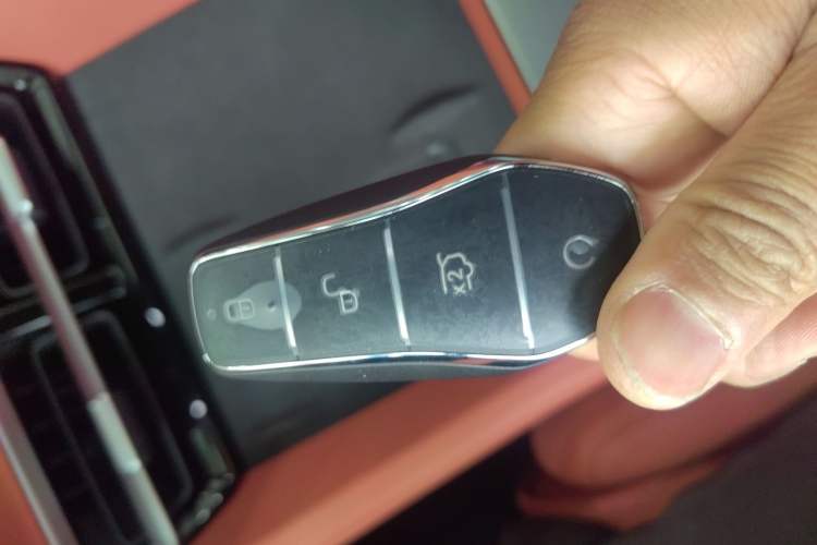 Used BYD Tang L 2025 DM 175KM Drone Player Edition