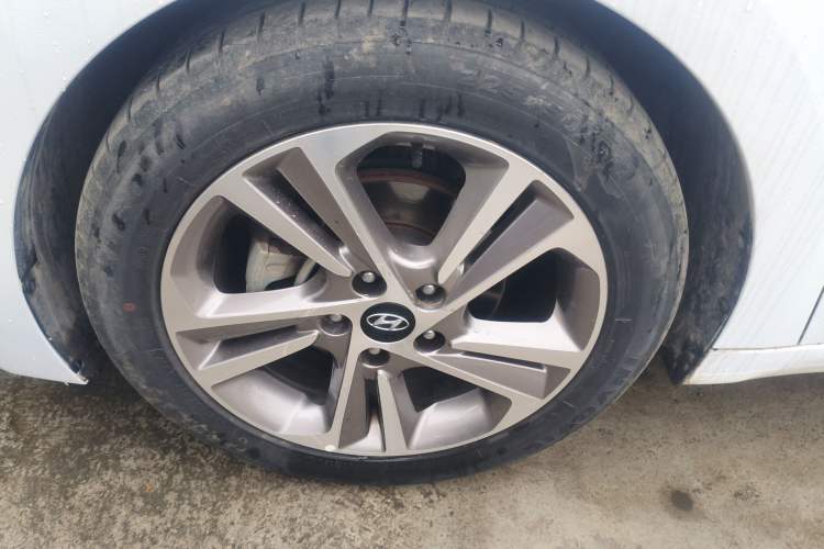 Used Hyundai Elantra 2016 1.6L Automatic ZhiXuan – Elite Version
