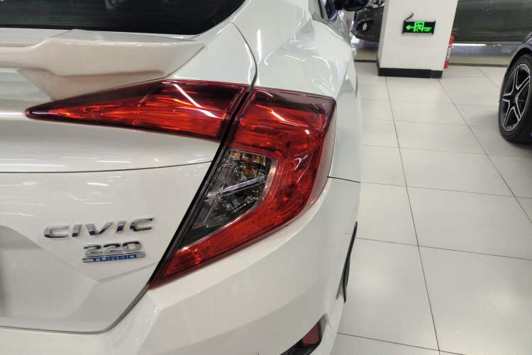 Used Honda Civic 2016 220TURBO CVT Luxury Edition