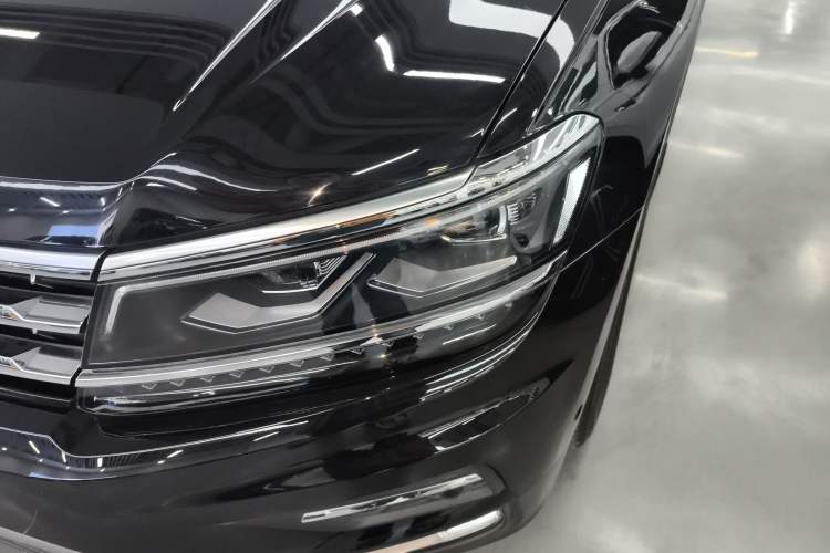 Used Volkswagen Tiguan L 2017 330TSI Automatic Two-Wheel Drive Flagship Edition
