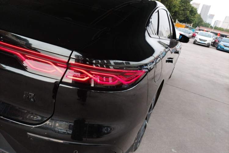 Used BYD Han 2024 EV Glory Edition 715KM Front-Wheel-Drive Flagship Model