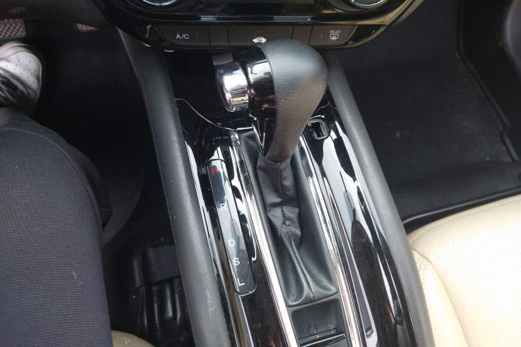 Used Honda Vezel 2020 1.5L CVT Elite Edition
