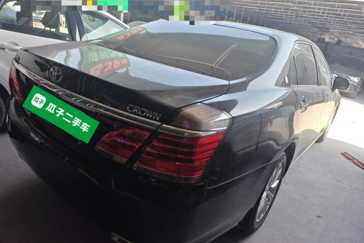 Used Toyota Crown 2012 2.5L Royal Leather Edition
