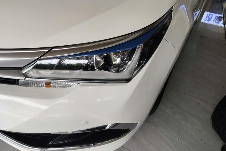 Used Toyota Corolla 2016 Dual-Engine 1.8L E-CVT Elite Edition
