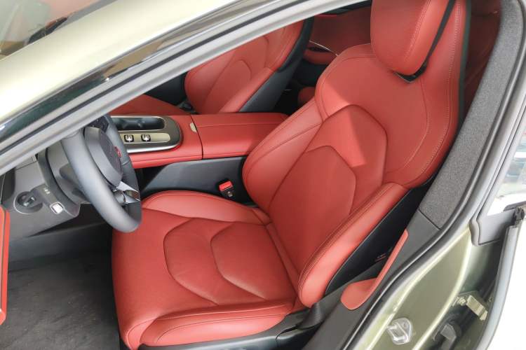 Used  SU7 2024 Rear-Drive Long-Range Intelligent Driving Version
