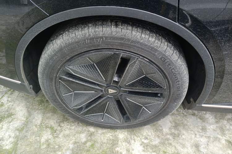 Used  SL03 2023 200Max Range-Extended Version
