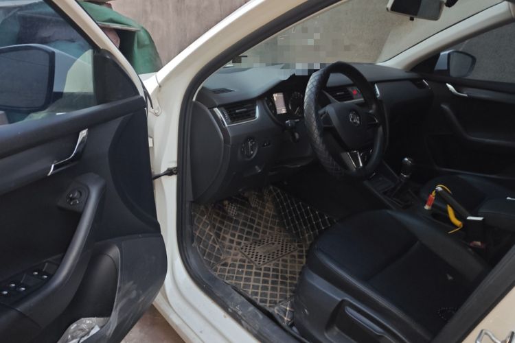 Used Skoda Octavia 2017 Classic Model 1.6L Manual Comfort Edition