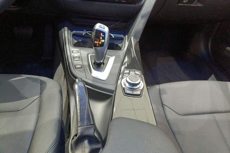 Used BMW 3 Series 2016 320i Fashion Model
