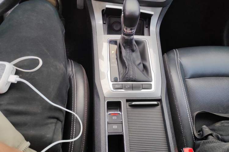 Used Roewe RX5 2019 20T Two-Wheel Drive Automatic 4G Connected Platinum Edition
