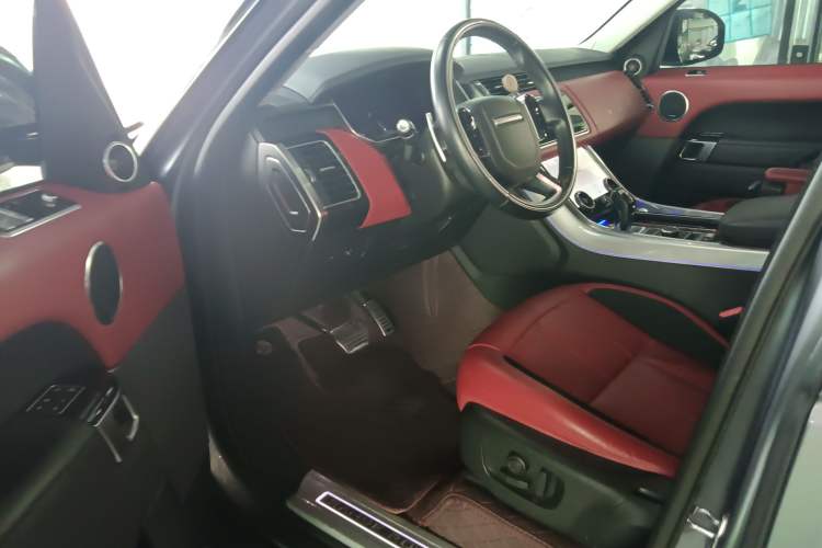 Used Land Rover Range Rover Sport 2022 3.0 L6 YAO Black Edition
