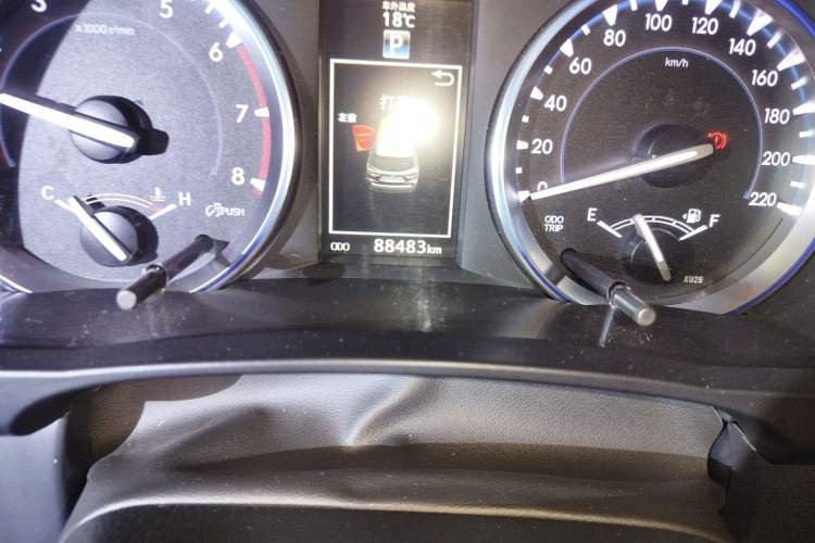 Used Toyota Highlander 2015 2.0T Two-Wheel Drive Luxury Navigation Version 7 Seats