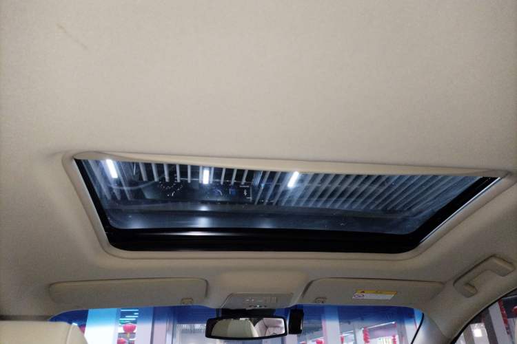 Used Buick GL8 2023 Facelifted Land Cruiser Executive Luxury Version
