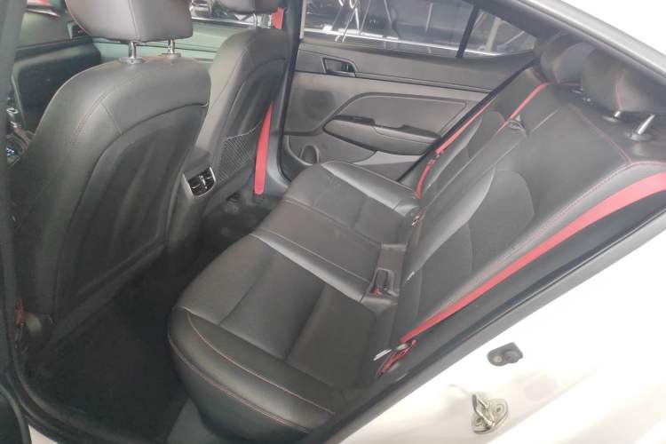 Used Hyundai Elantra 2019 1.4T Dual-Clutch Xuan Dong · Dynamic Model
