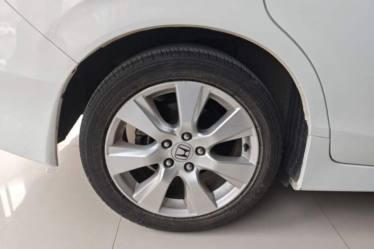 Used Honda Jade 2013 1.8L automatic Comfort version 5 seats
