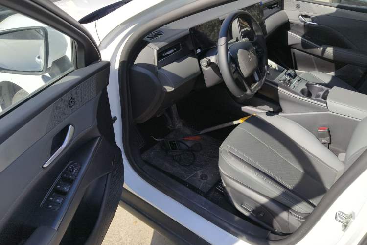 Used BYD Qin PLUS 2025 DM-i Smart Drive 120KM Superior Model