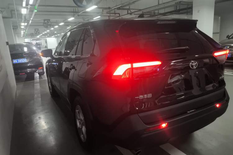 Used Toyota RAV4 2023 2.0L CVT Two-Wheel Drive Urban Edition
