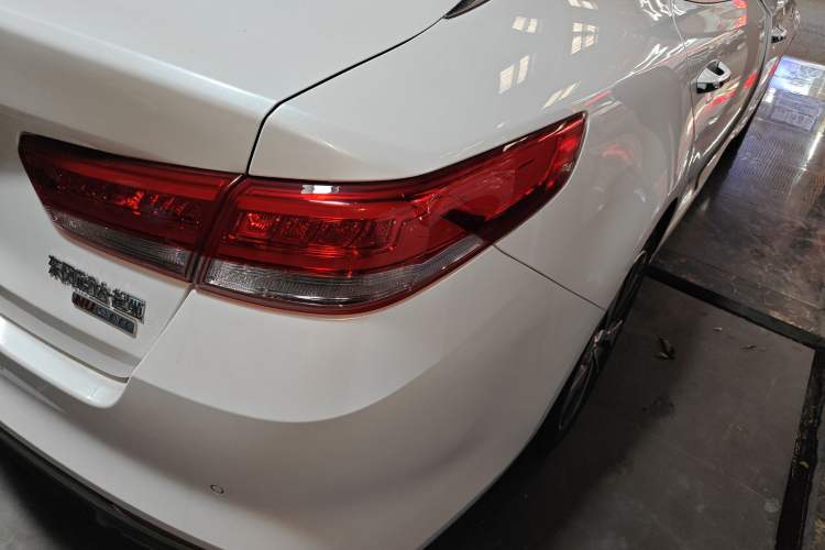 Used Kia K5 2017 2.0L Automatic 15th Anniversary Special Edition LUX
