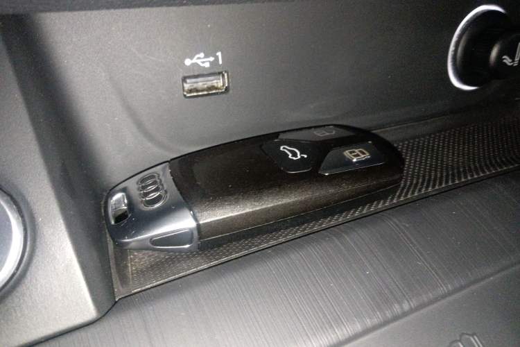 Used Audi A4L 2018 30th Anniversary Edition 40 TFSI Fashion Model
