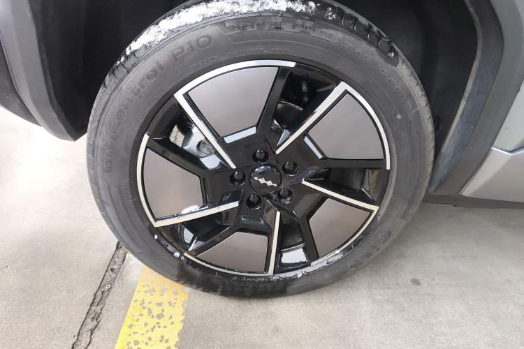 Used  Titanium 3 2025 501 km All-Wheel Drive Intelligent Driving Max Edition