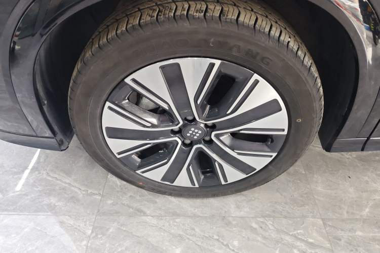 Used  E5 PLUS 2025 165 km Long-Range Version PLUS 7-Seater
