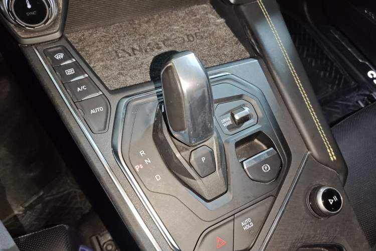 Used Lynk & Co 05 2020 2.0TD Two-Wheel Drive Shine Halo
