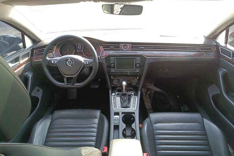 Used Volkswagen Magotan 2018 Facelift 380TSI DSG Luxury Version
