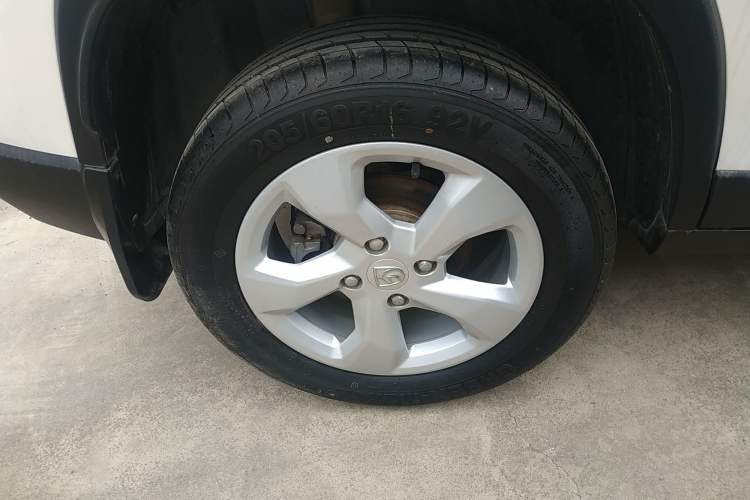 Used Baojun 510 2017 1.5L Manual Fashion Model
