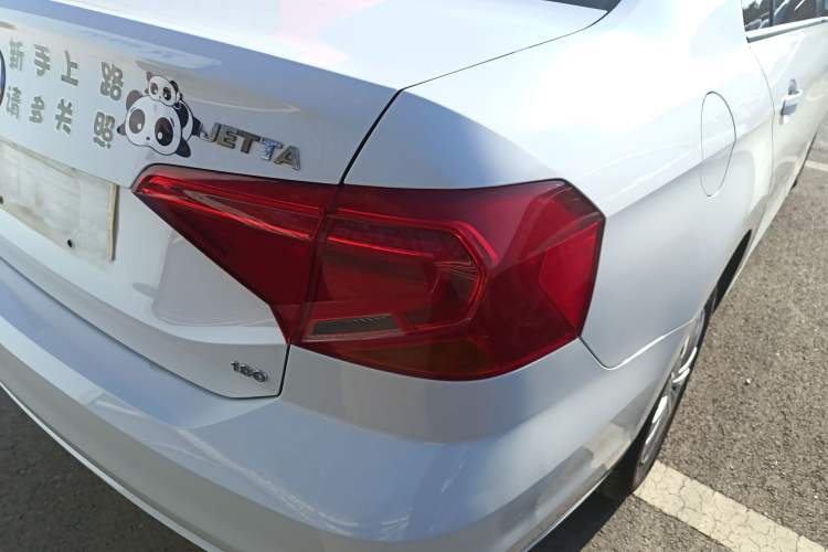 Used Volkswagen Jetta 2017 1.5L Manual Fashion Edition