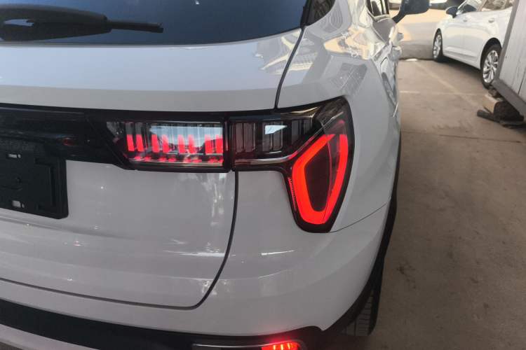 Used Lynk & Co 01 2019 2.0T Two-Wheel-Drive Pro Version China VI Standard
