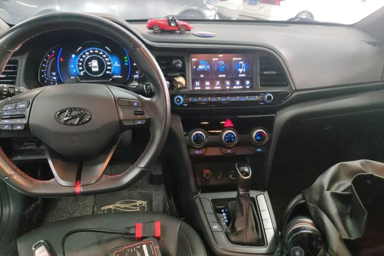 Used Hyundai Elantra 2019 1.4T Dual-Clutch Xuan Dong · Dynamic Model
