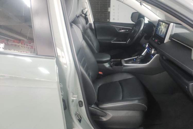 Used Toyota RAV4 2020 2.0L CVT Two-Wheel Drive Fashion PLUS Edition
