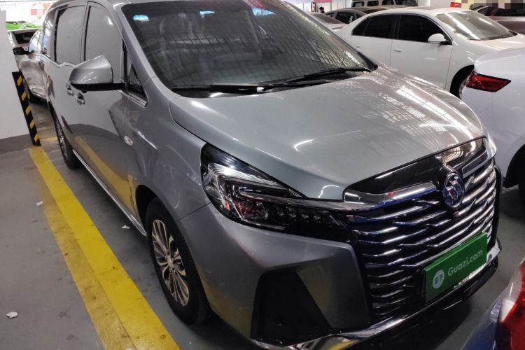 Used Buick GL8 2023 Land Executive Class Comfort Model
