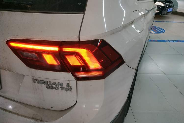 Used Volkswagen Tiguan L 2019 Revised 330TSI Automatic Two-Wheel Drive Smart & Luxury Edition China VI Standard
