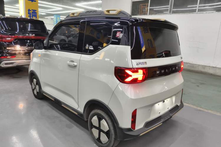Used Wuling Hongguang MINIEV 2022 GAMEBOY 200km Play Edition with Lithium Iron Phosphate
