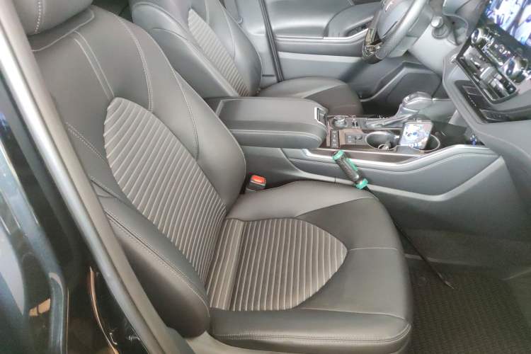 Used Toyota Crown Land Cruiser 2022 2.0T Four-Wheel Drive Enjoyment Edition
