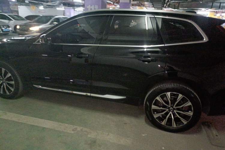 Used Volvo XC60 2023 B5 4x4 Smart Luxury Edition