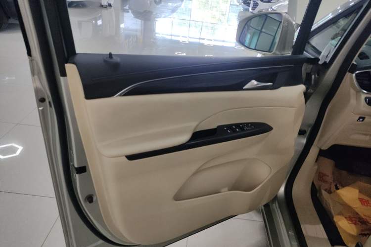 Used Buick GL8 2023 ES Lu Zun Luxury Model
