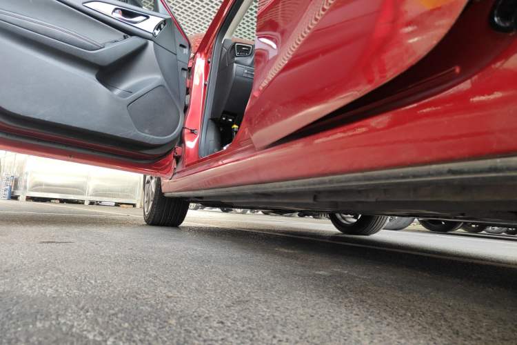 Used Mazda Mazda 3 Axela 2016 Sedan 2.0L Automatic Flagship Model
