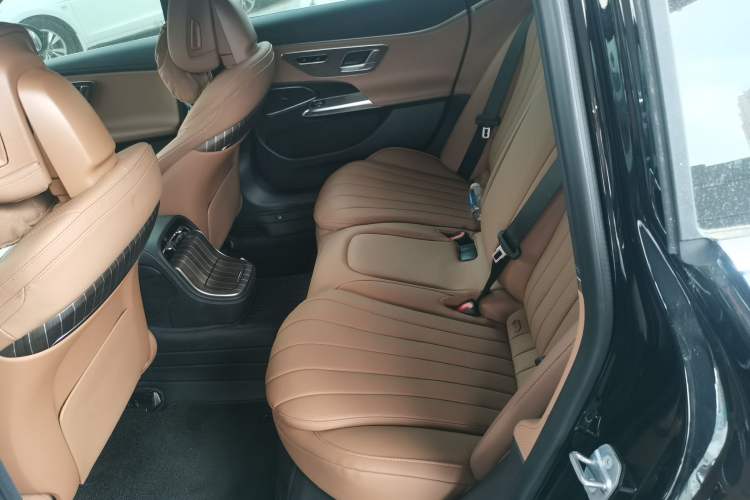 Used Mercedes-Benz E-Class New Energy 2024 E 350 e L Plug-in Hybrid Sedan
