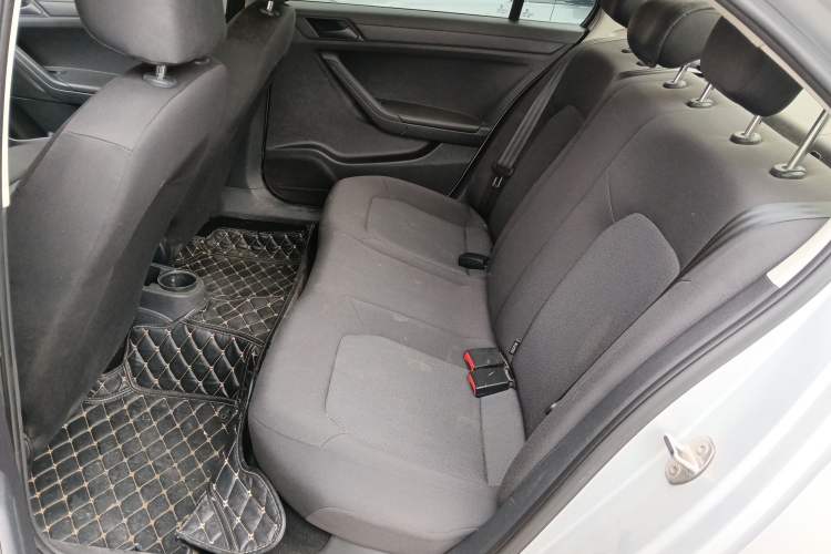 Used Volkswagen Jetta 2015 1.6L Manual Fashion Edition