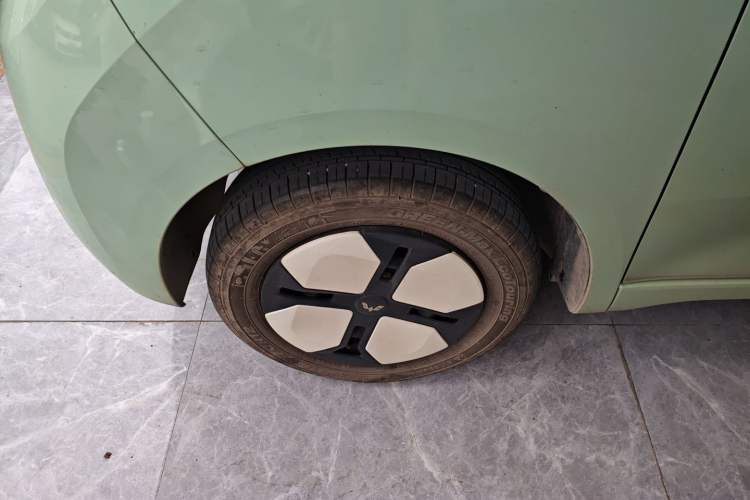 Used Wuling Hongguang MINIEV 2024 3rd Generation 215km Advanced Version
