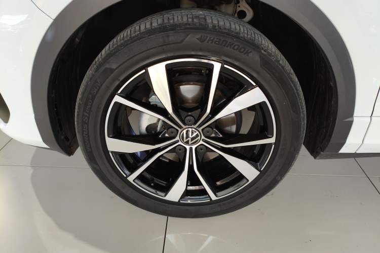 Used Volkswagen T-ROC 2023 300TSI DSG Two-Wheel-Drive Chen Guang Edition
