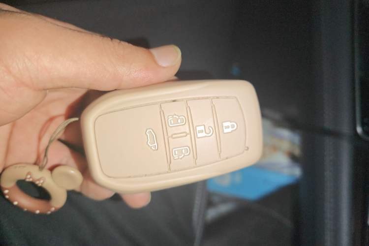 Used Toyota Sienna 2023 2.5L Hybrid Comfort Edition
