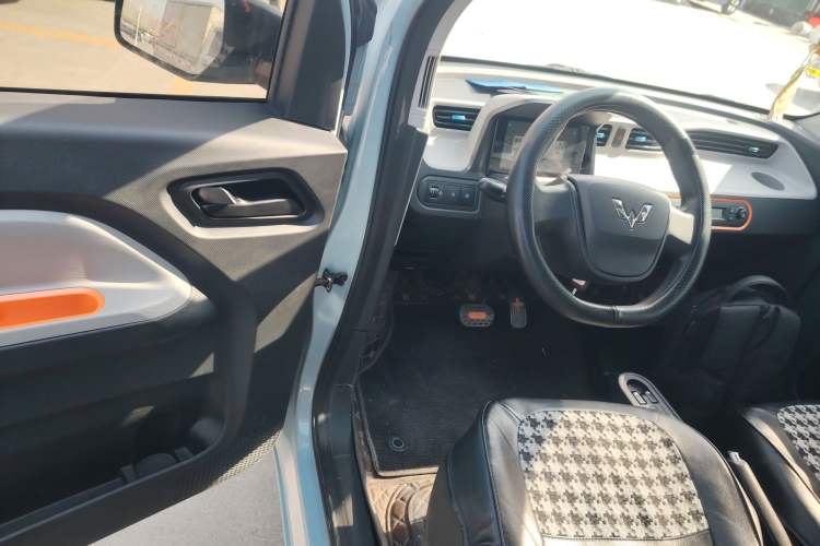 Used Wuling Hongguang MINIEV 2022 Easy Version Lithium Iron Phosphate