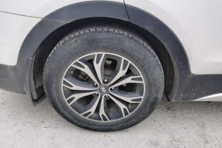 Used Hyundai Santa Fe 2017 2.0T Automatic All-Wheel Drive Smart 7-Seater