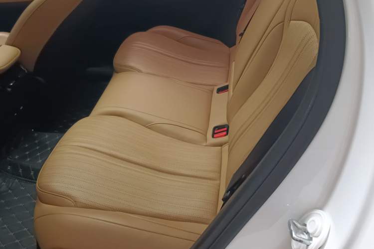 Used Geely Galaxy L7 2024 1.5T 115 km PLUS Dragon Edition
