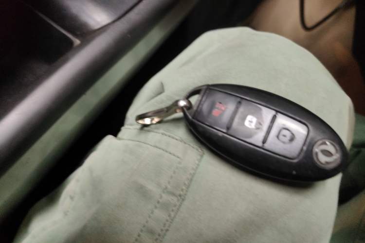 Used Dongfeng Fengdu MX6 2015 2.0L CVT Two-Wheel Drive All-Around Version
