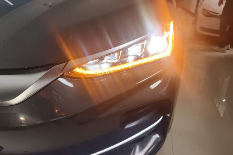 Used BYD Tang New Energy 2022 EV 730KM Luxury Model
