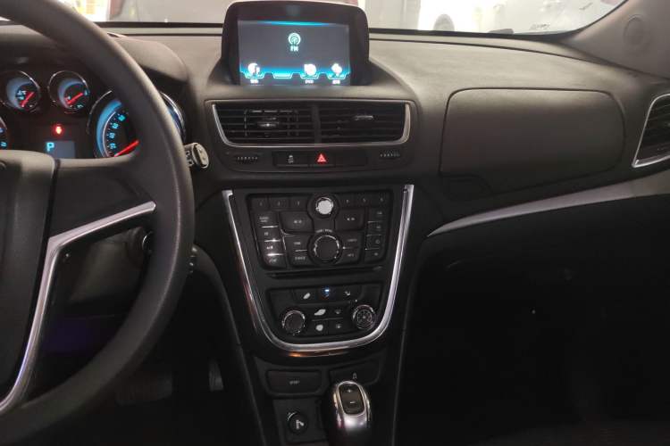 Used Buick Encore 2015 1.4T Automatic Two-Wheel Drive Urban Elite Version
